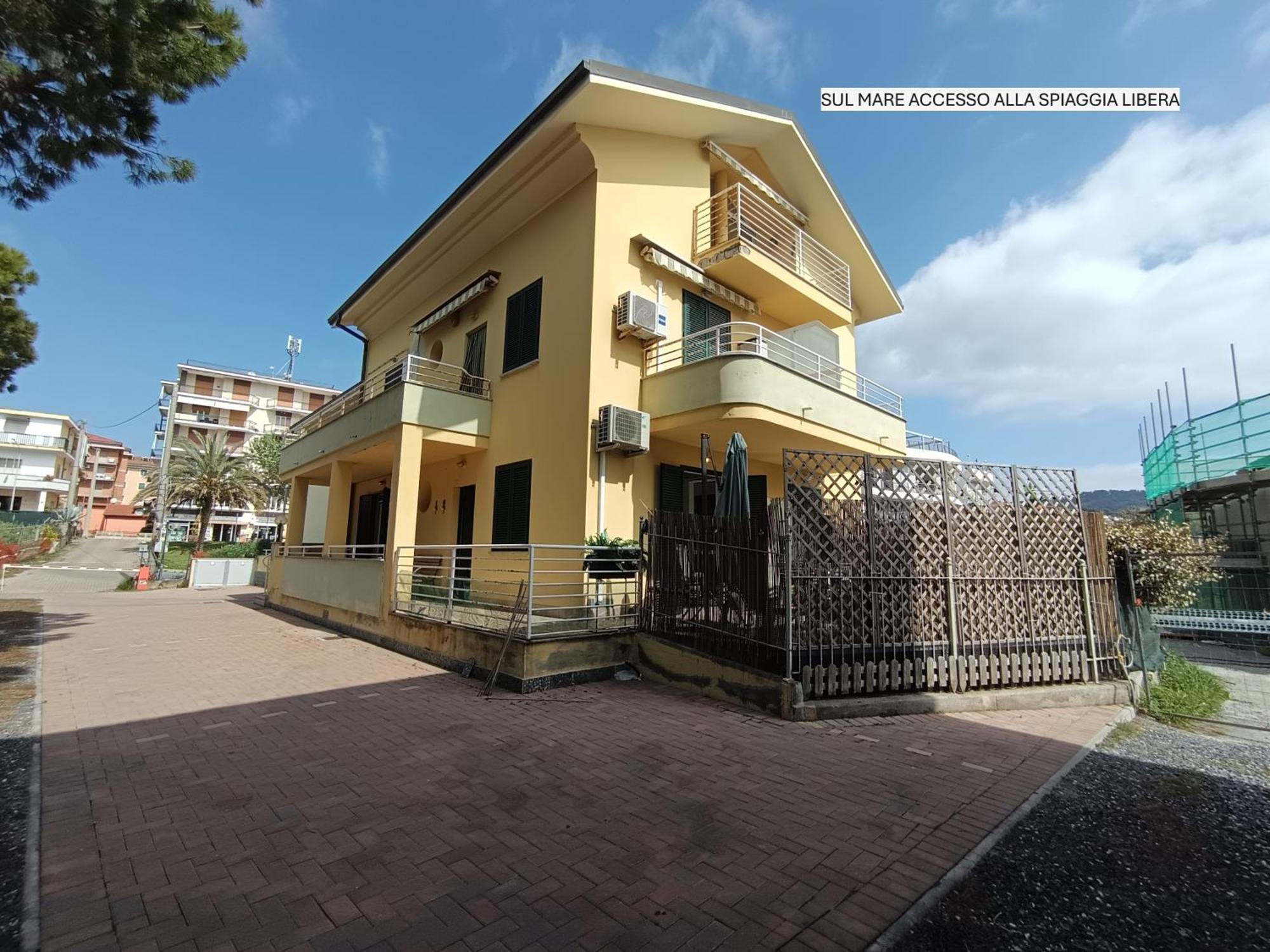 Bilocale Sul Mare Con Accesso Apartment Andora